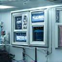 중환자실의 의료 장비와 깨끗한 환경 이미지